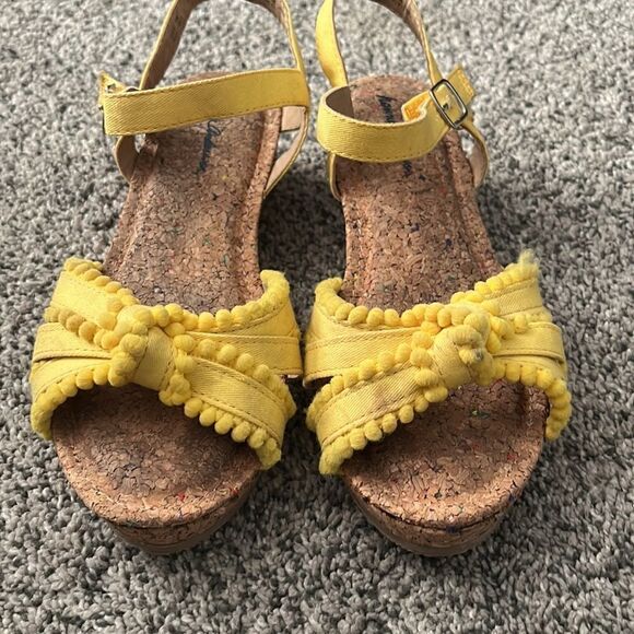 Hanna Andersson - Karena Yellow Cork Heel Sandals - 4 - Picture 7 of 8